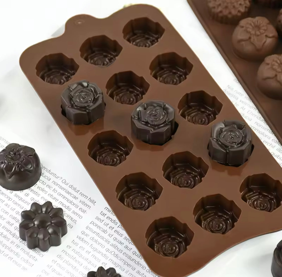 Flowers Shaped Silicone Chocolate Mold, Cake Decoration Tool, Reusable Rose Flower Chocolate Mold Flowers Shaped Silicone Chocolate Mold, Cake Decoration Tool, Reusable Rose Flower Chocolate Mold